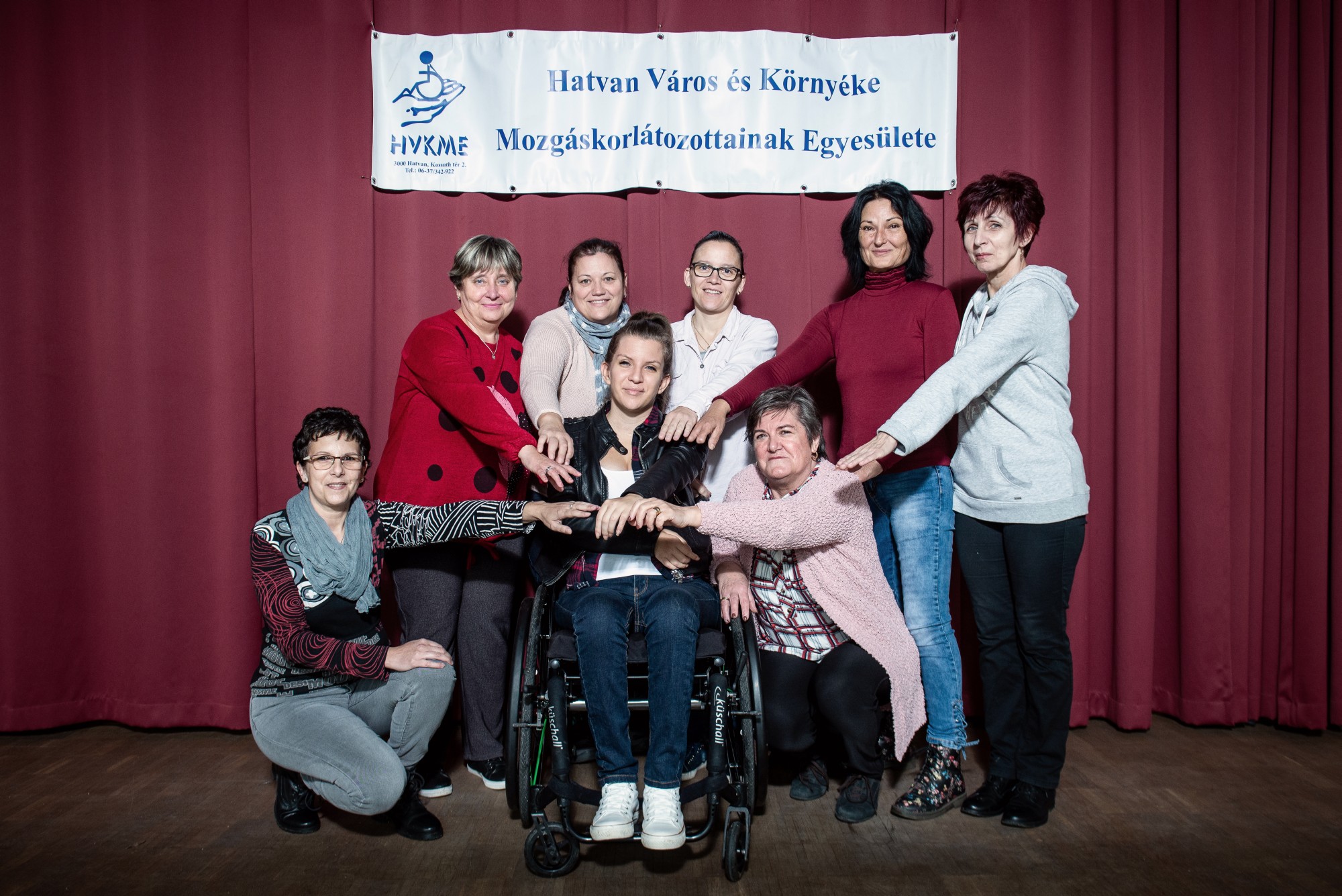 Nem adják fel! Zsetonokért kampányolnak a fogyatékkal élők híres budapesti kávézójában is!
